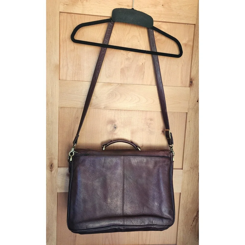 Vtg 100% Leather Brown Messenger Briefcase Bag Travel Commute Quiet Luxury